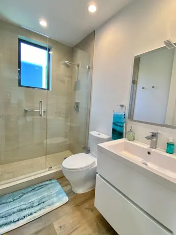 1st floor bath