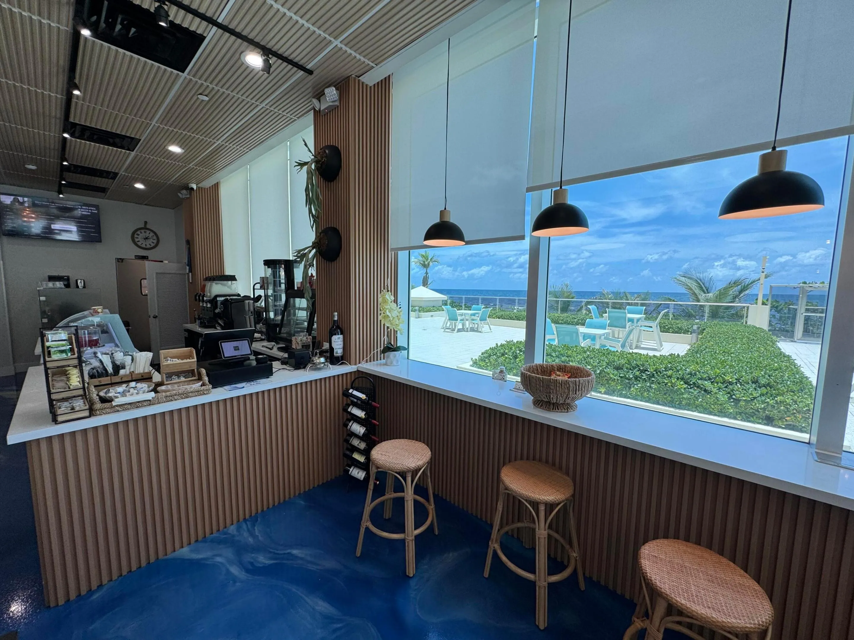 Restaurant/Cafe in Condo