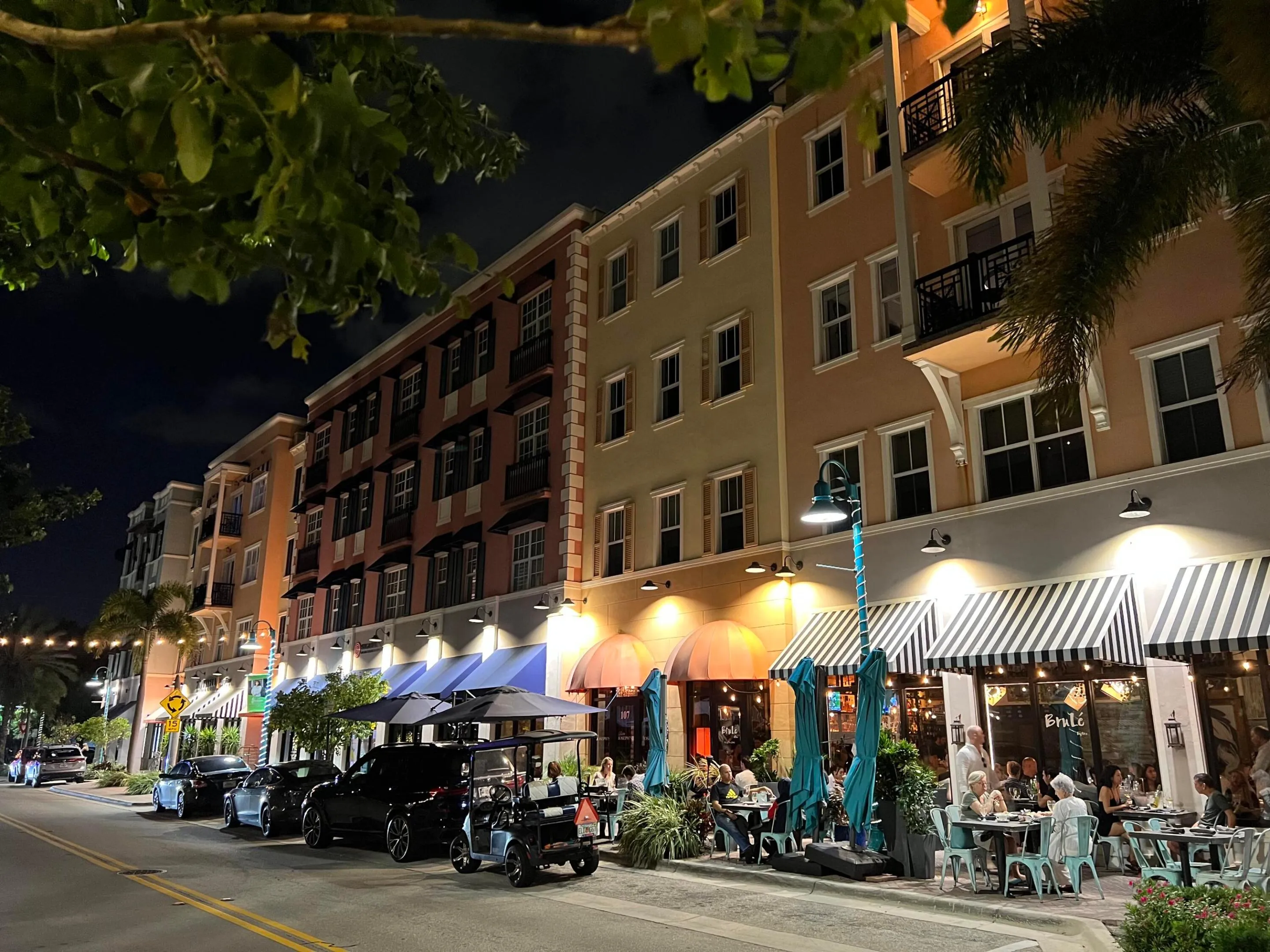 Street view - restaurants