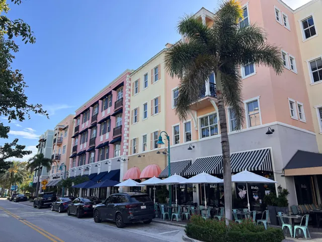 Street level Restaurants
