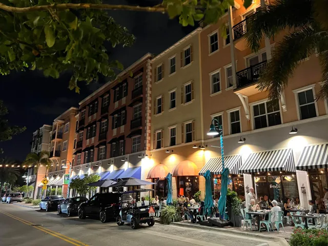 Street view - restaurants