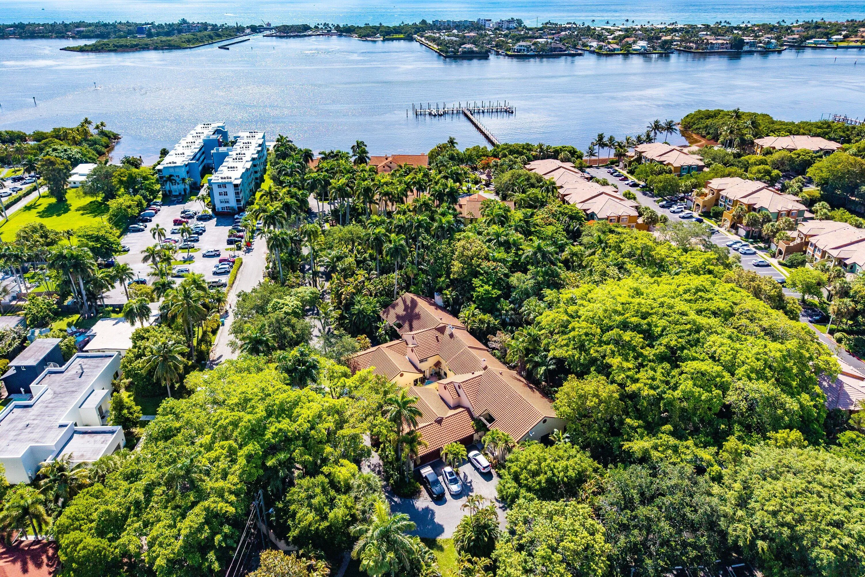 041-16VíaLago-BoyntonBeach-FL-33435-SMAL