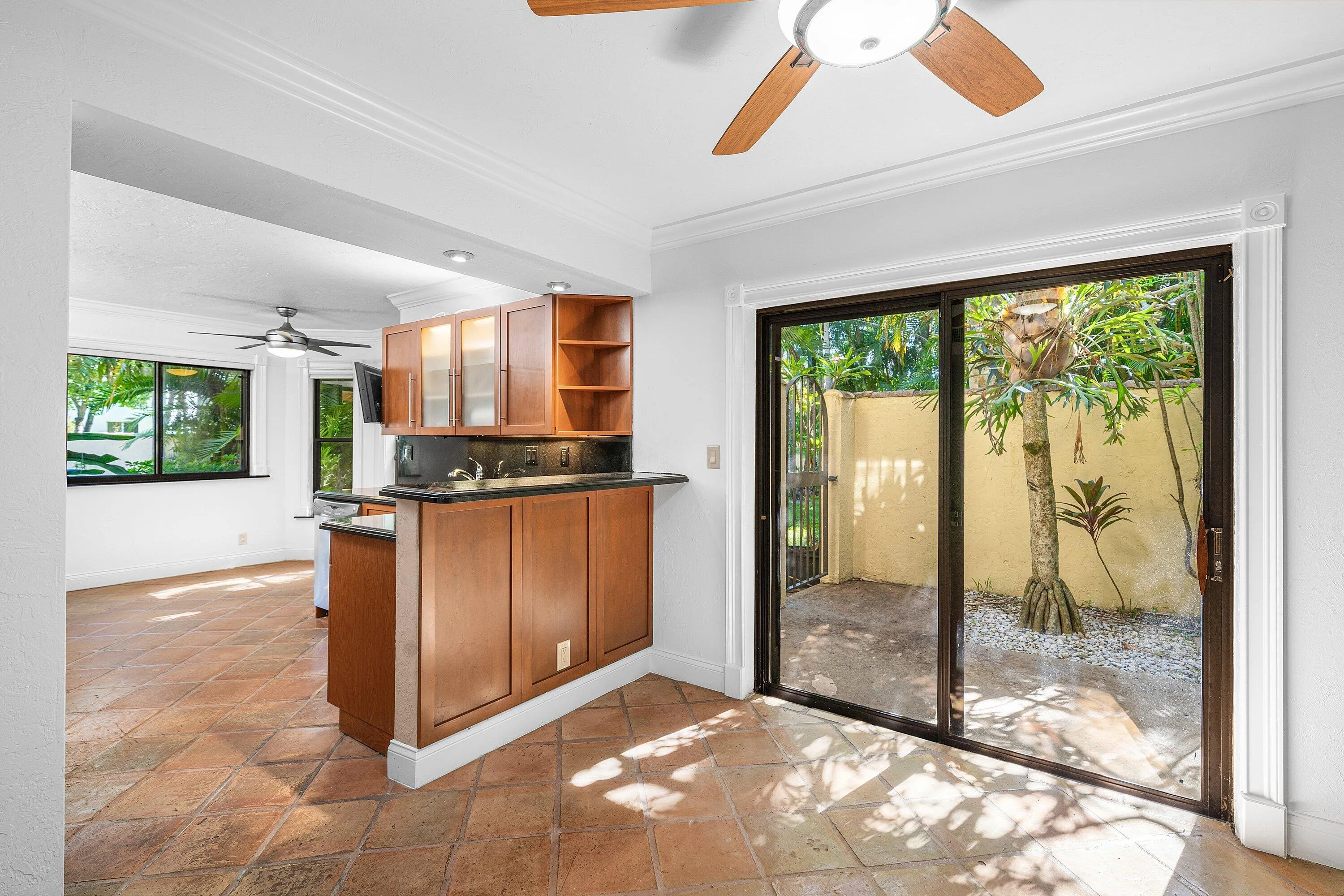 020-16VíaLago-BoyntonBeach-FL-33435-SMAL