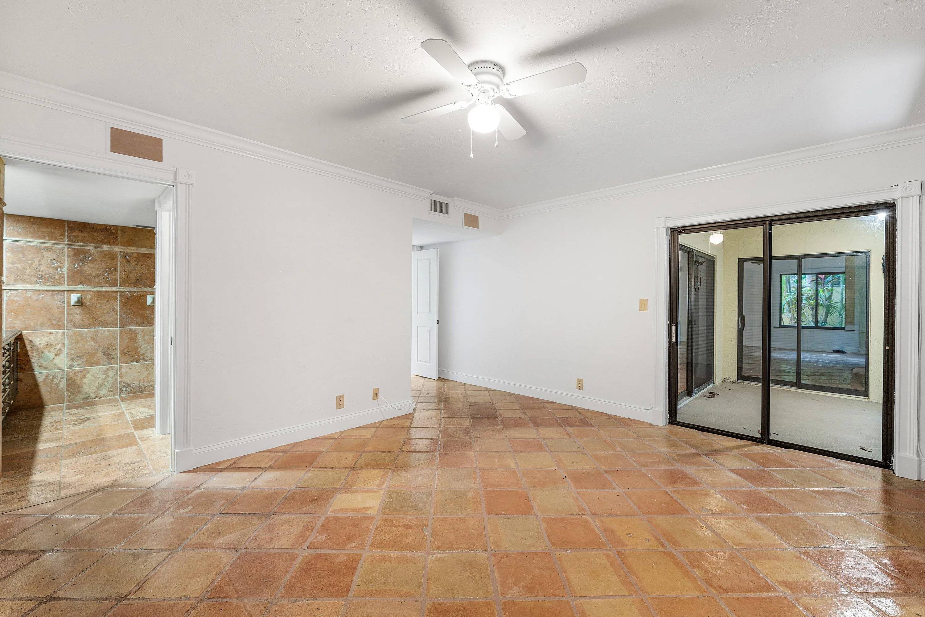 025-16VíaLago-BoyntonBeach-FL-33435-SMAL