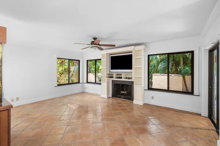 011-16VíaLago-BoyntonBeach-FL-33435-SMAL