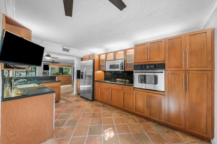 018-16VíaLago-BoyntonBeach-FL-33435-SMAL