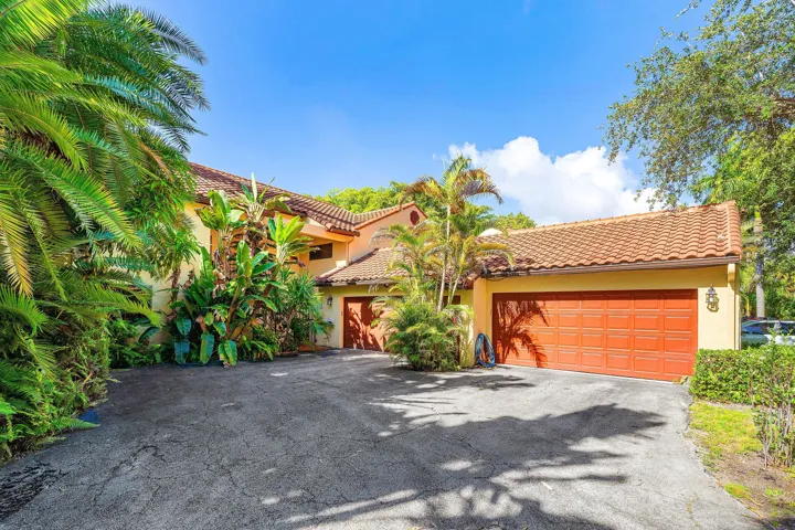 001-16VíaLago-BoyntonBeach-FL-33435-SMAL
