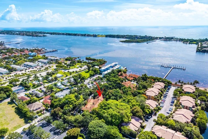 042-16VíaLago-BoyntonBeach-FL-33435-SMAL