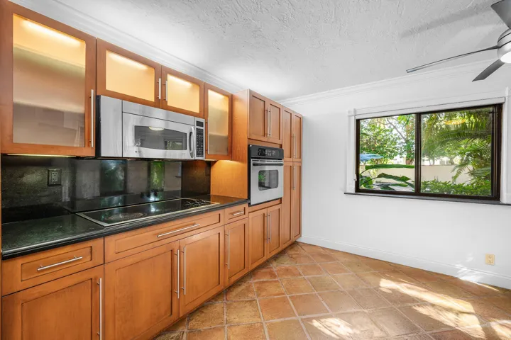 016-16VíaLago-BoyntonBeach-FL-33435-SMAL
