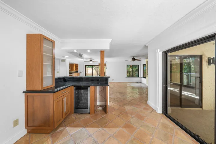 009-16VíaLago-BoyntonBeach-FL-33435-SMAL