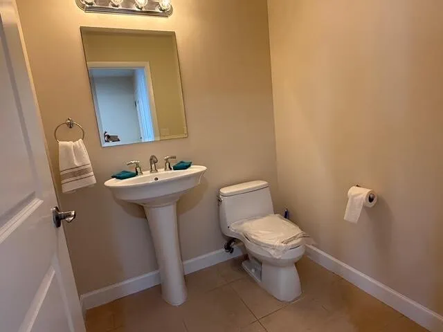Half Bthroom