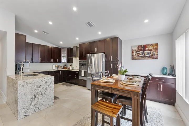 3441 Nw 20th St_030