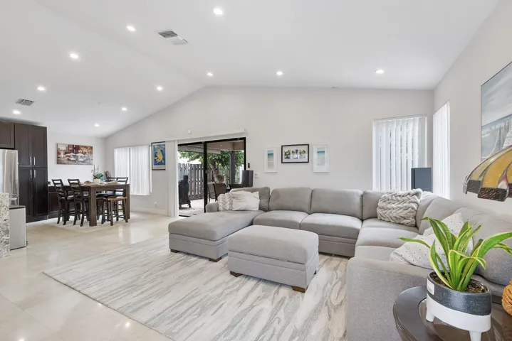 3441 Nw 20th St_025