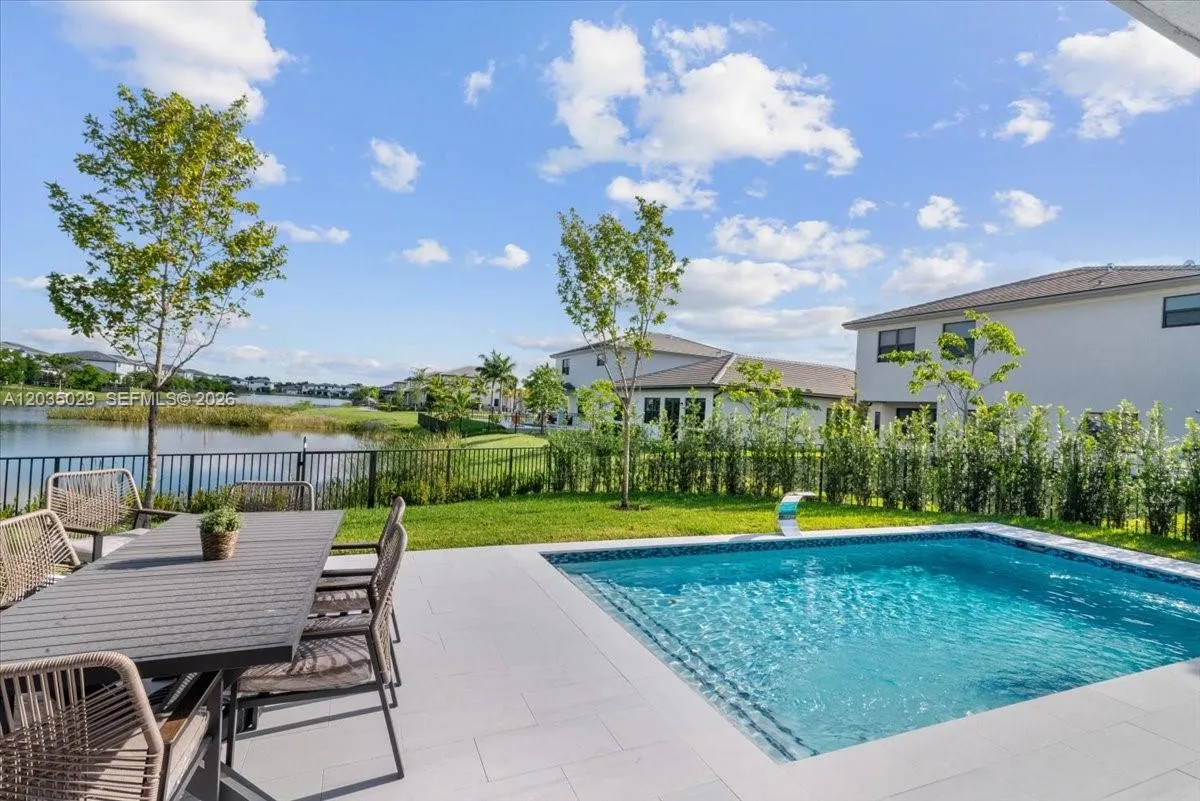 Property photo 102