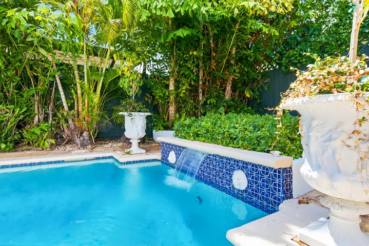 Water fountain and pool area