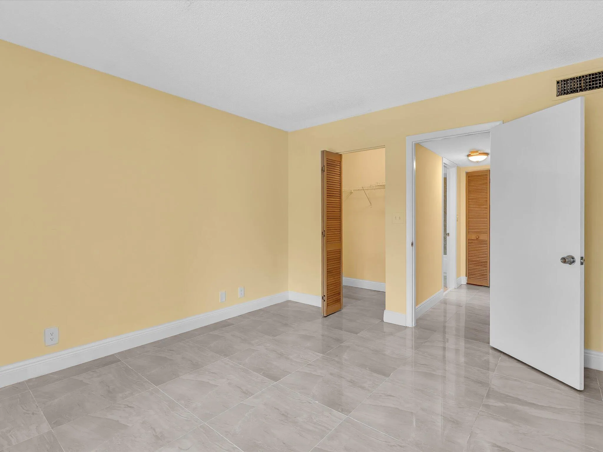 Walk in Closet