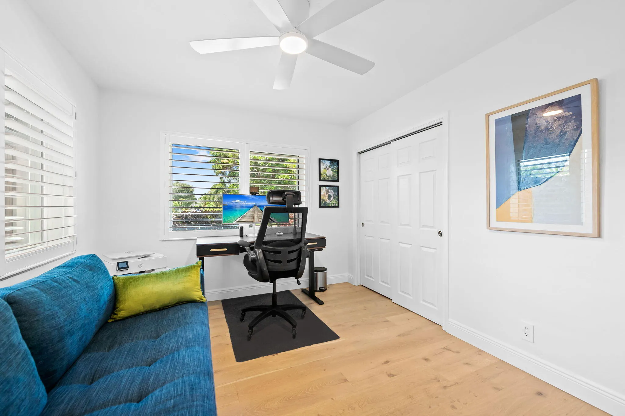 Second guest bedroom being used as an​​‌​​​​‌​​‌‌​‌‌​​​‌‌​‌​‌​‌​​​‌​​ office.