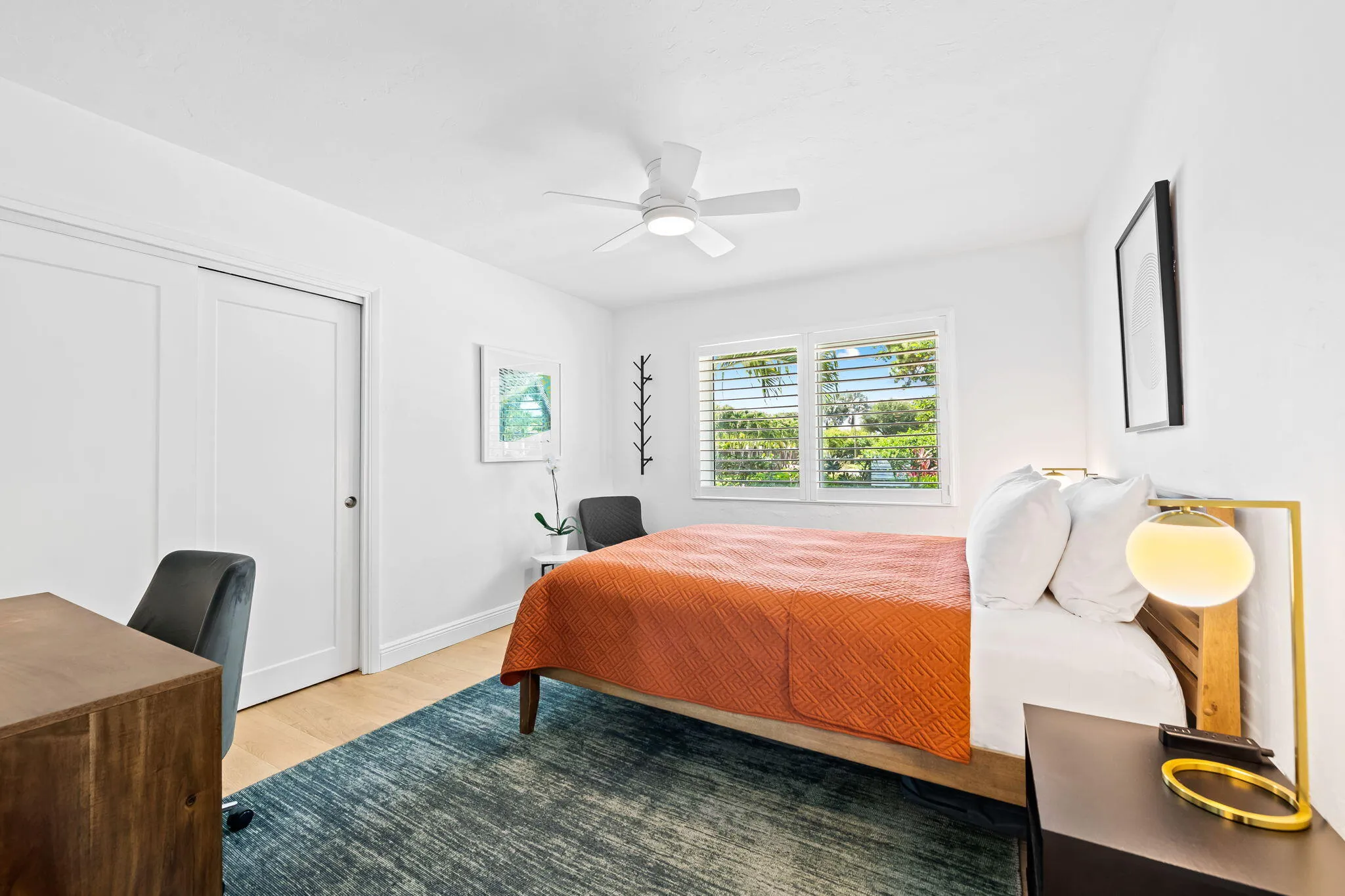 Guest bedroom.