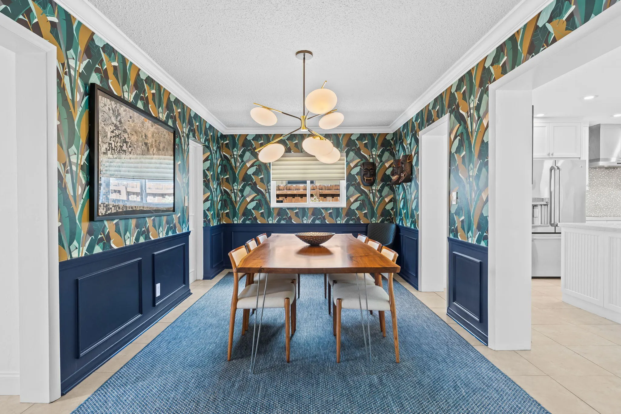 Dining room.