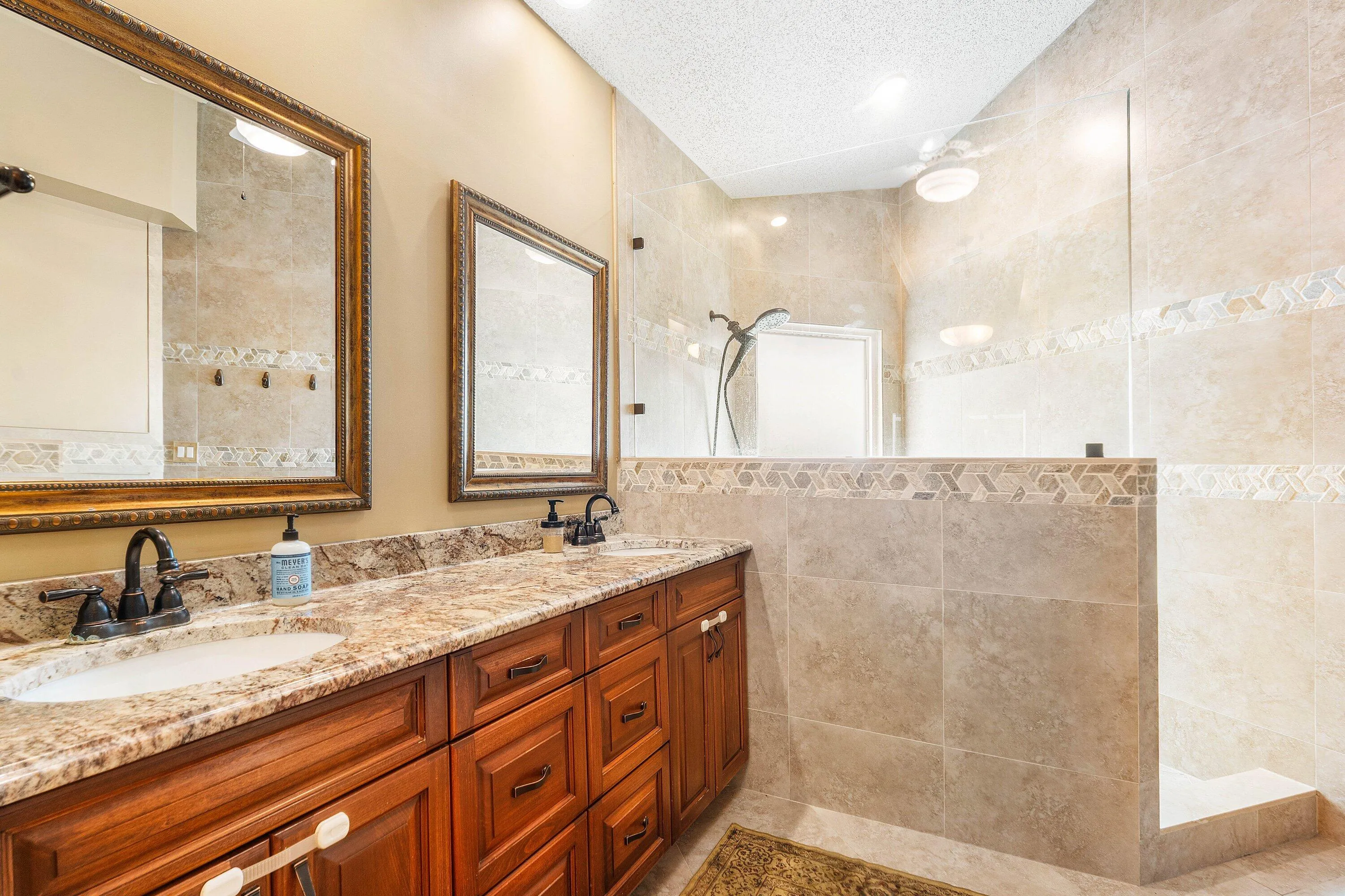 Primary En-Suite
