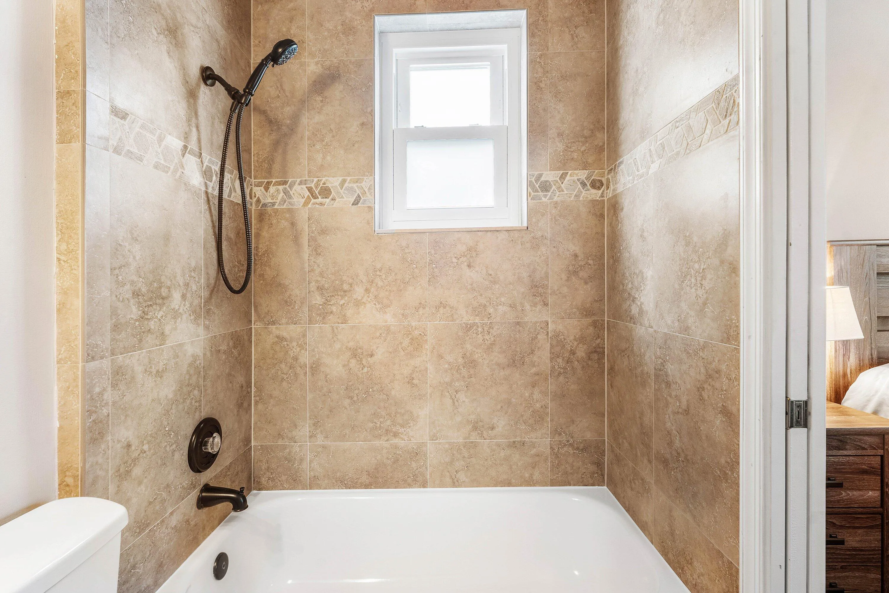 En-Suite Shower/ Tub