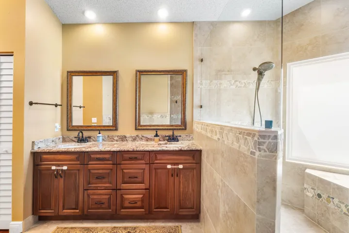 Primary En-Suite