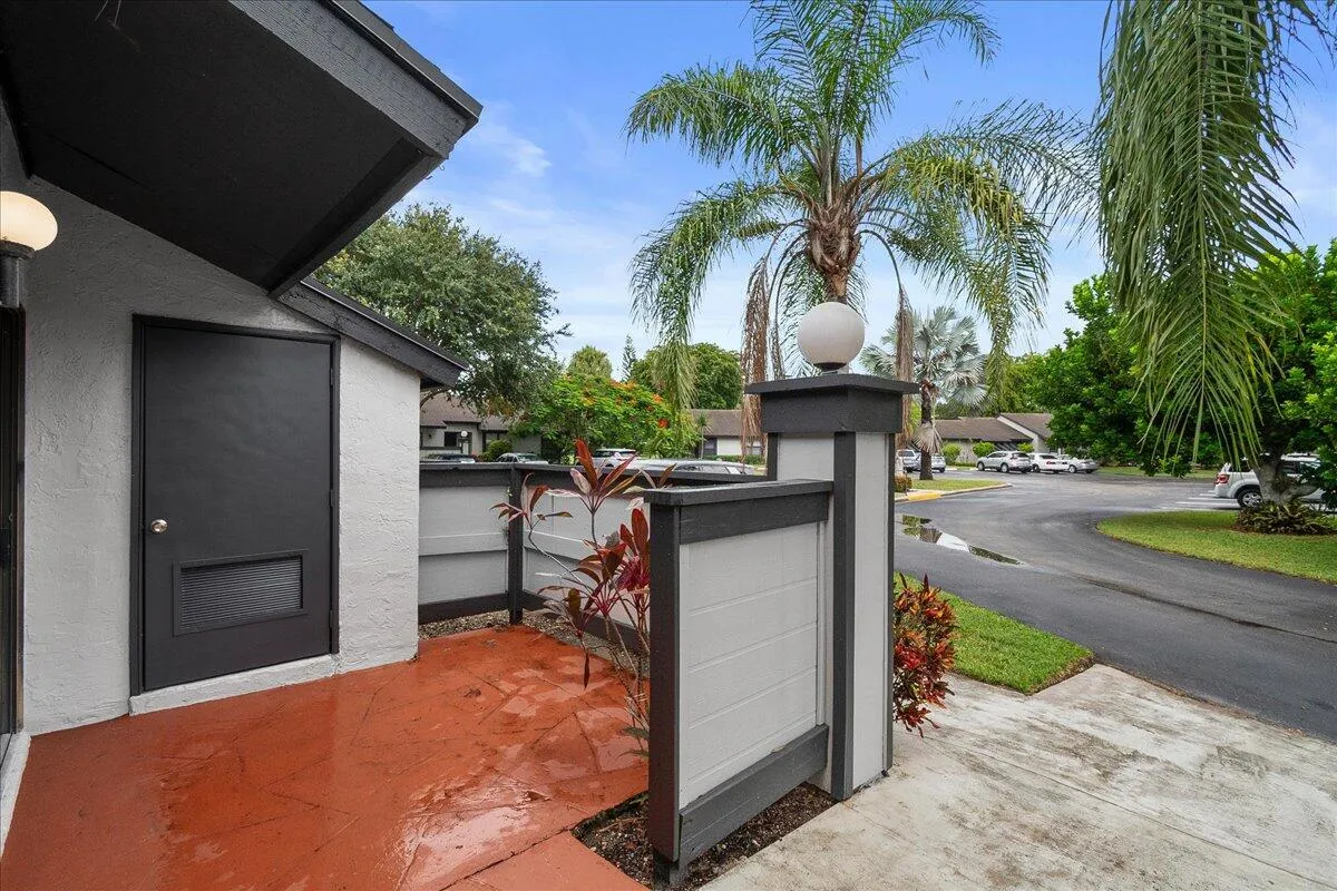 Front Porch w/ Storage Closet