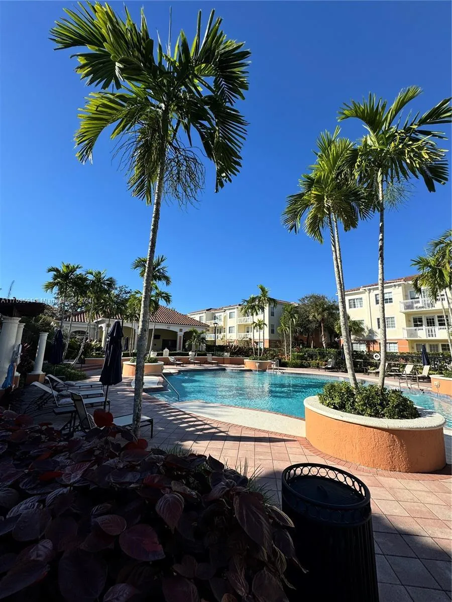 pool_9887 Baywinds 4305_4-23-25