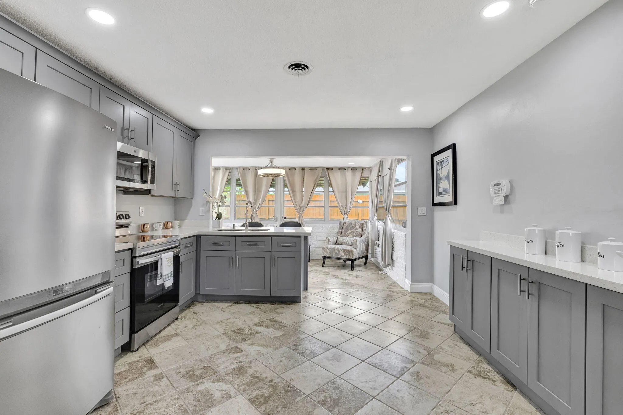 Kitchen to Florida Room