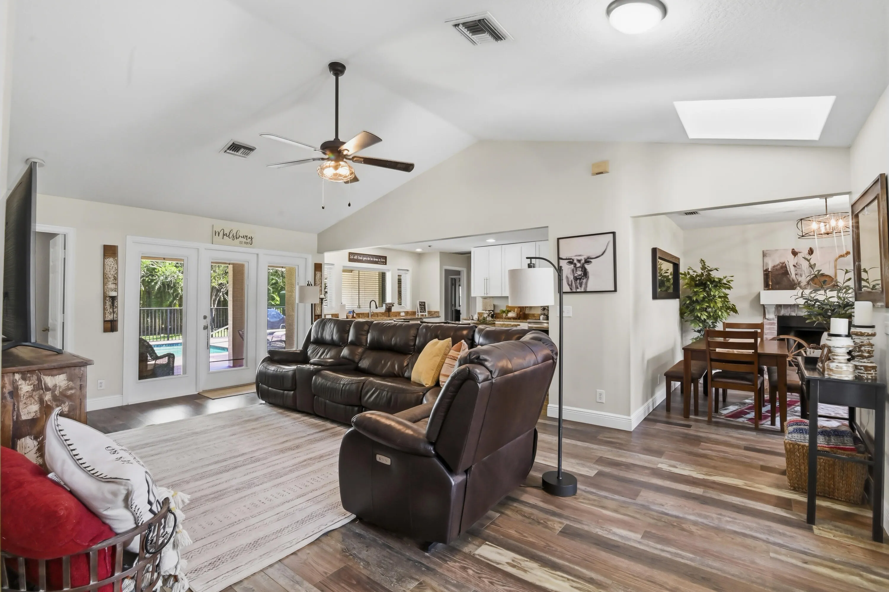 06 Living room 03