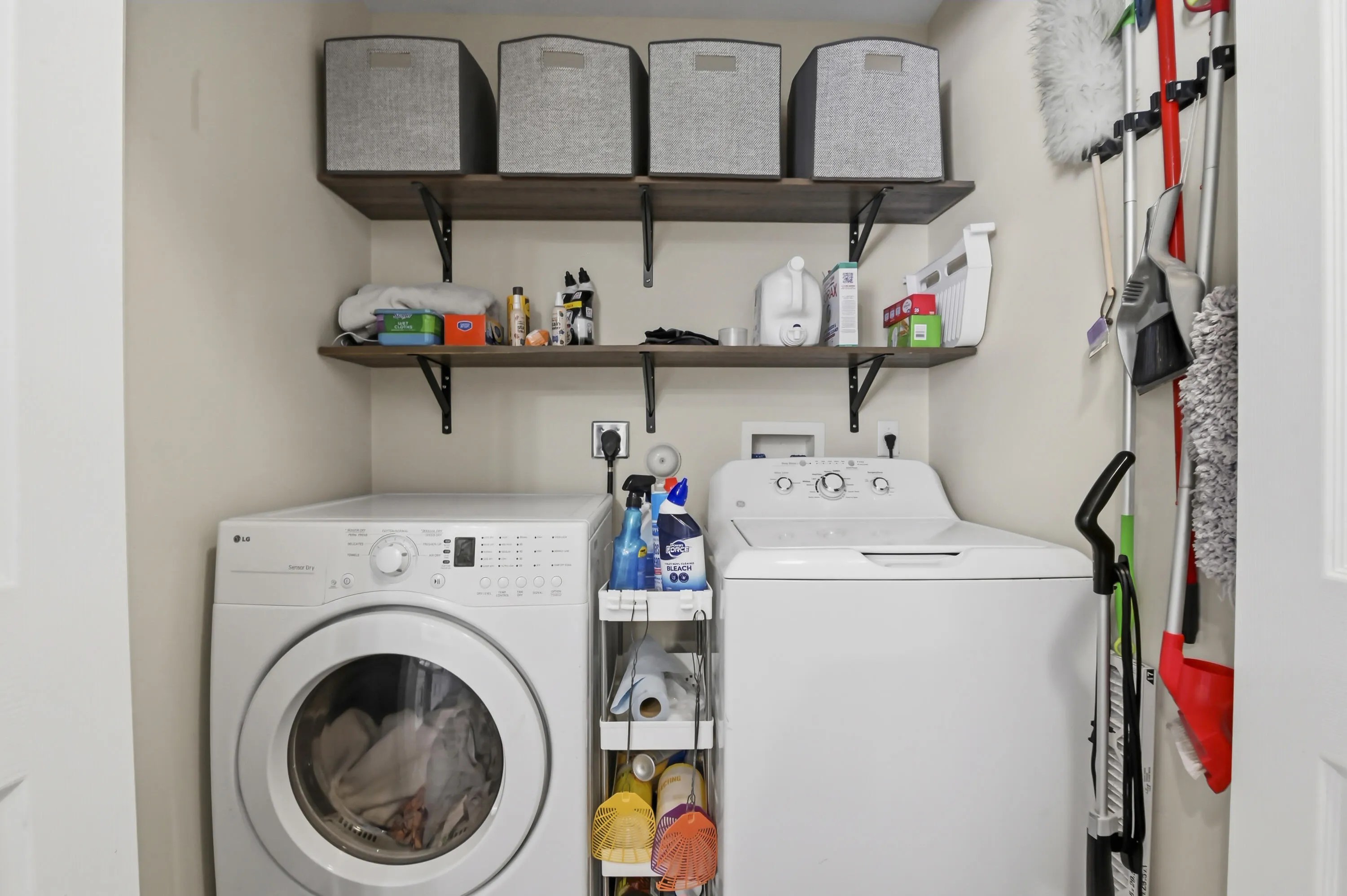 24 Laundry 01