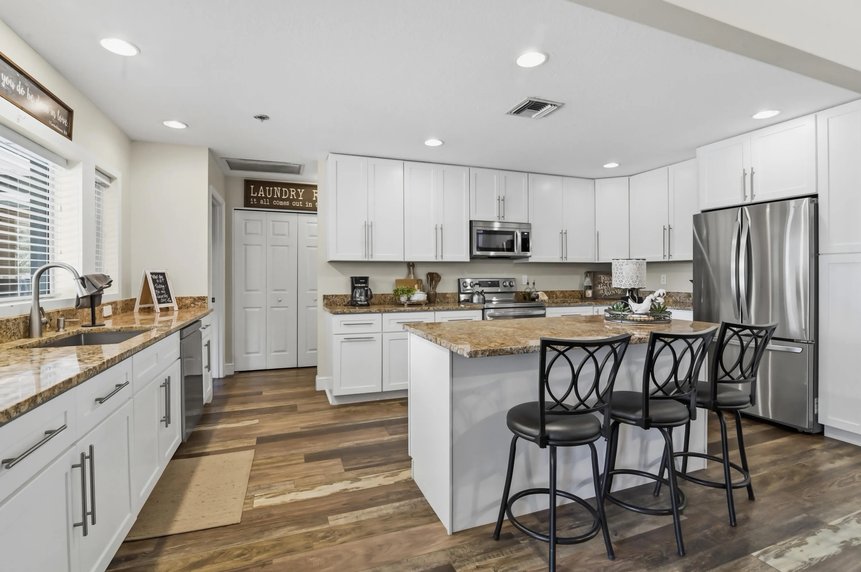 11 Kitchen 02