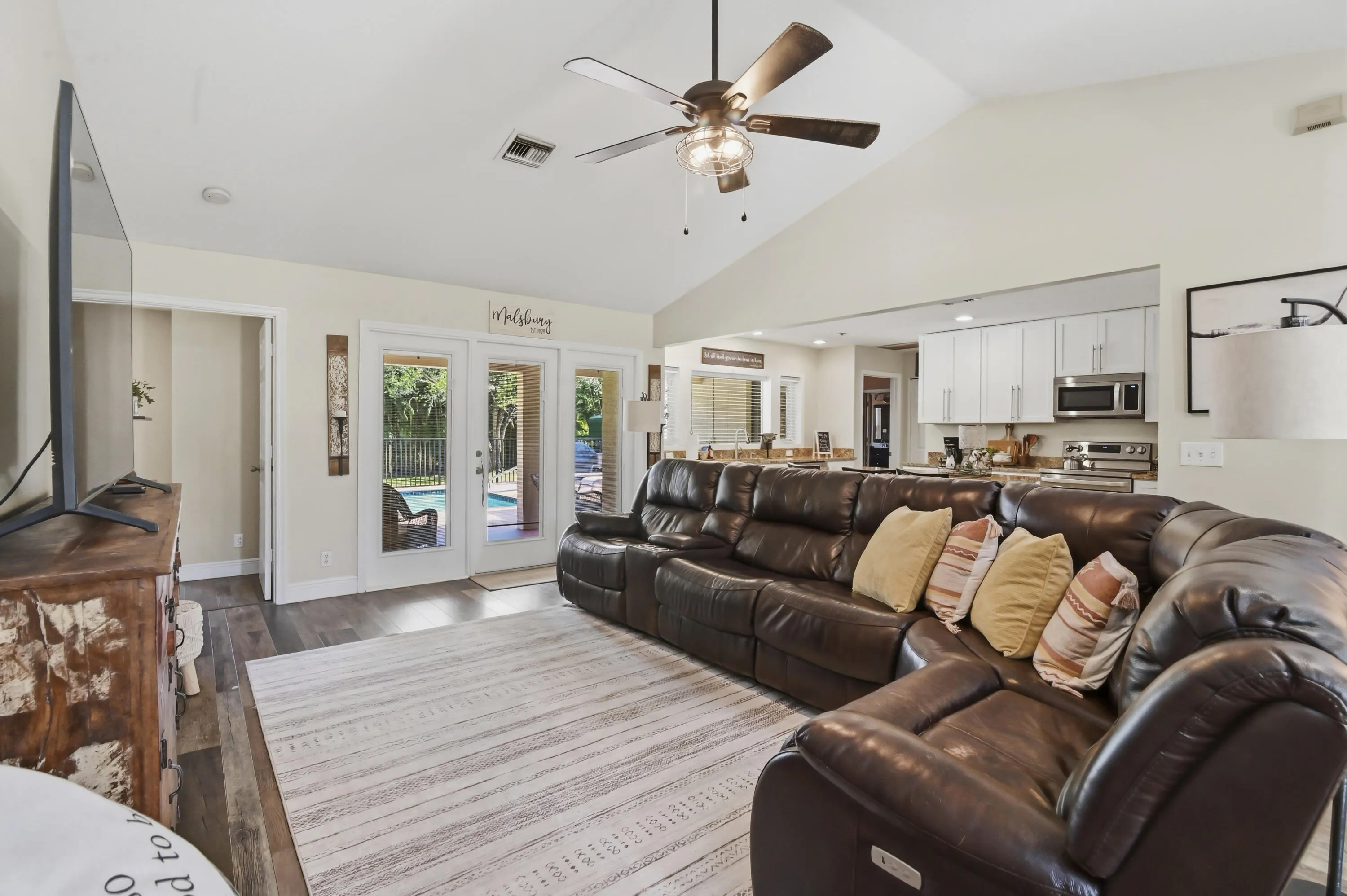 07 Living room 04