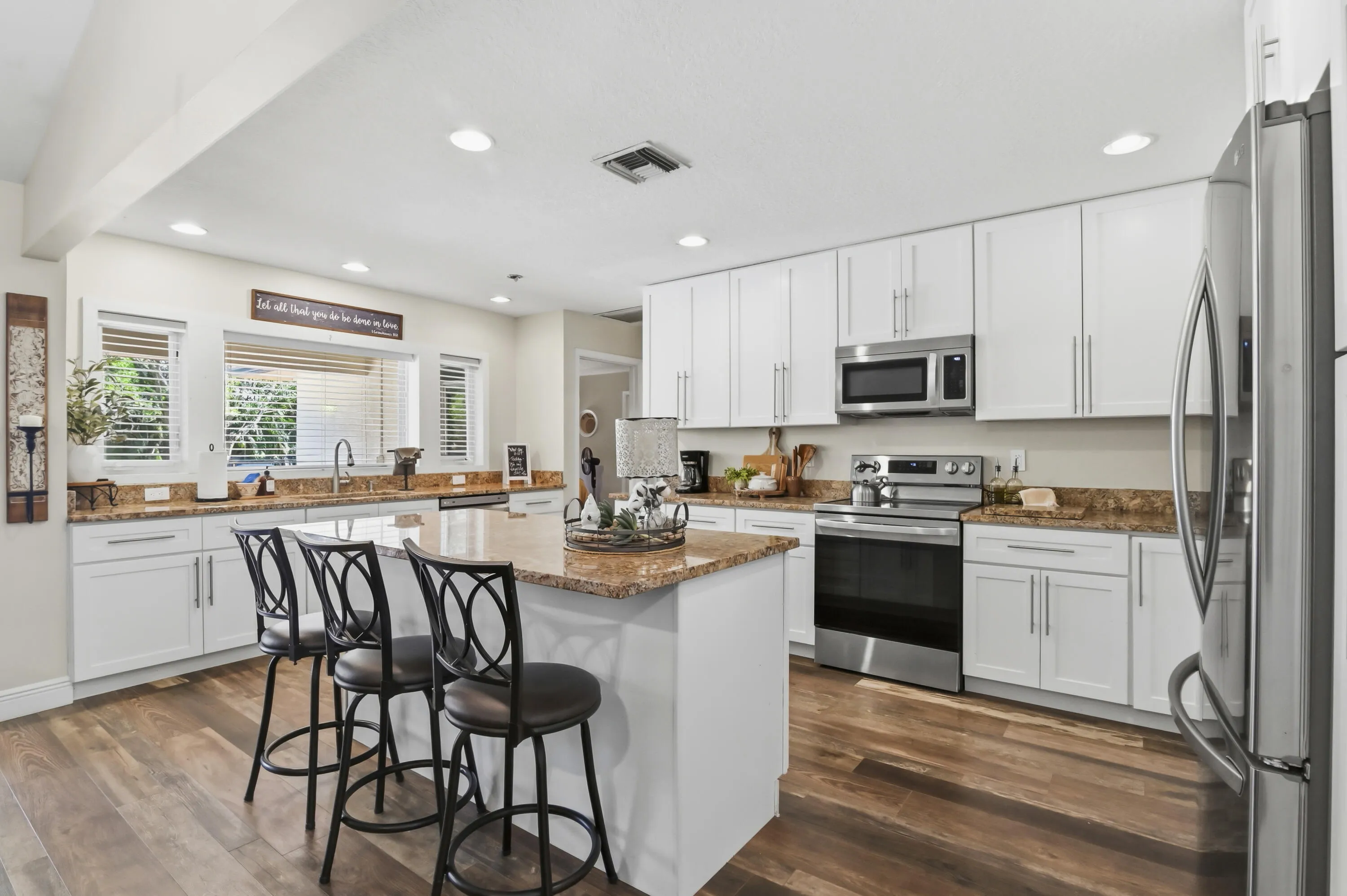 14 Kitchen 05
