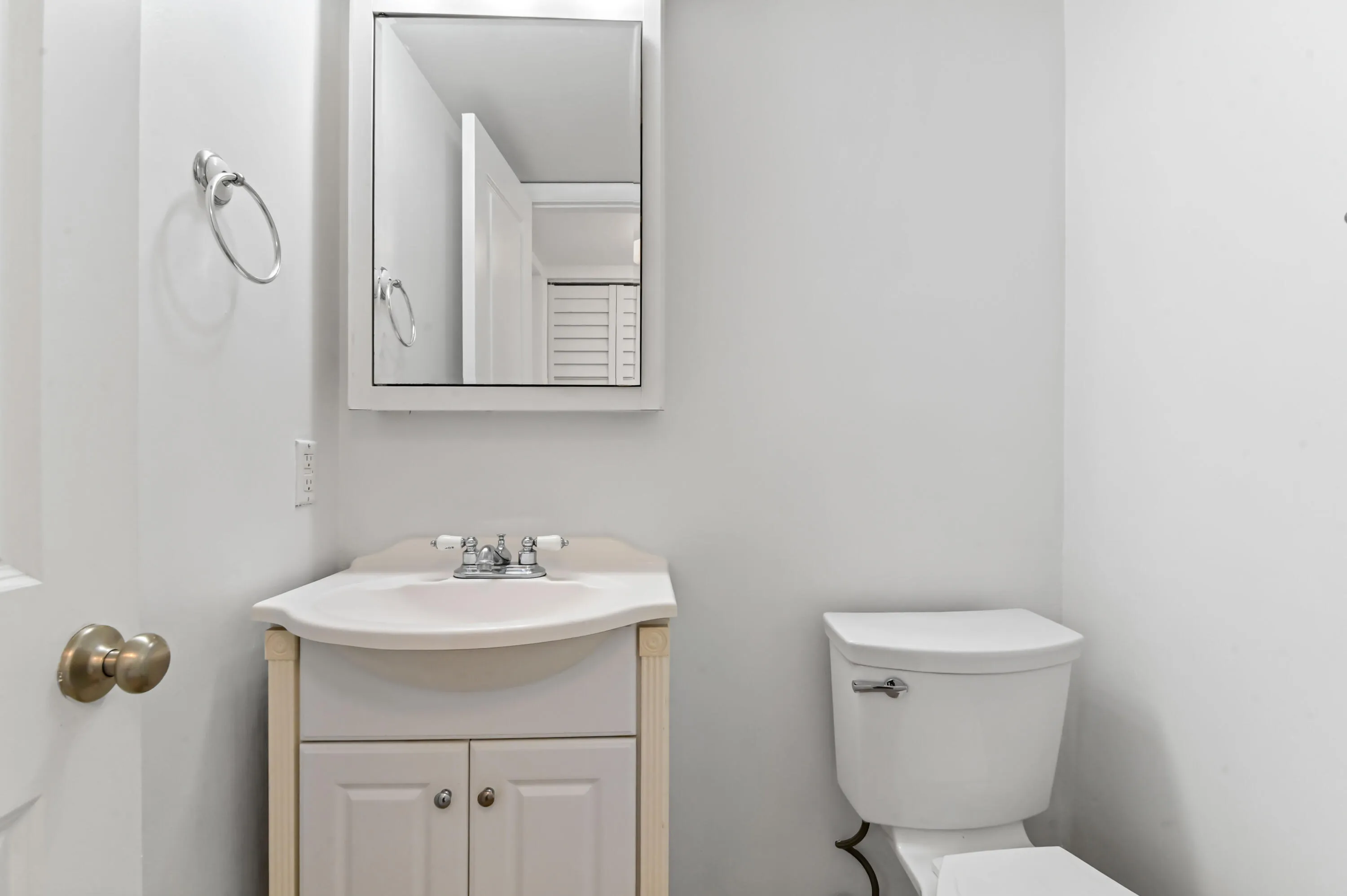 12 bathroom 01