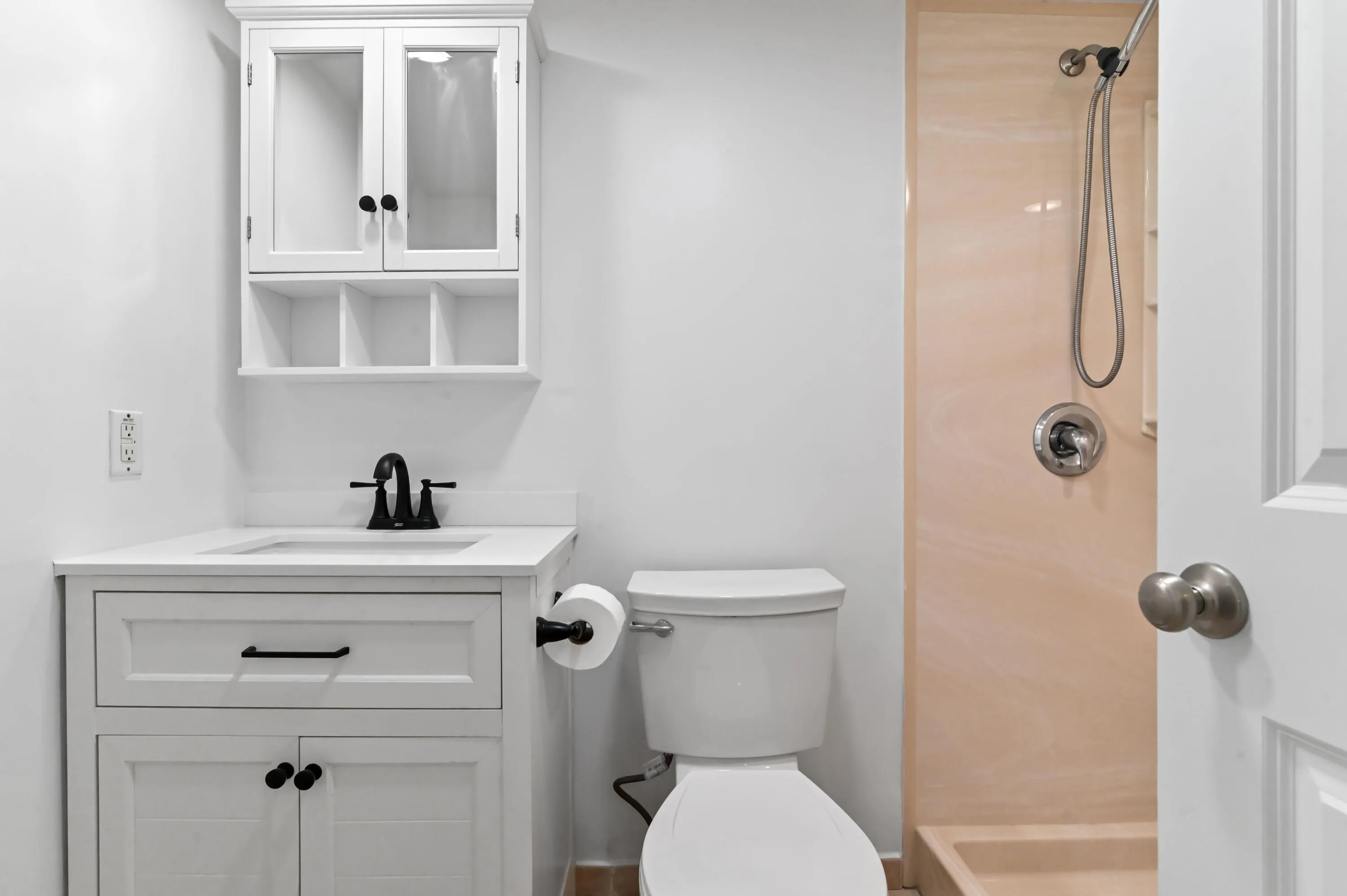 17 bathroom 01