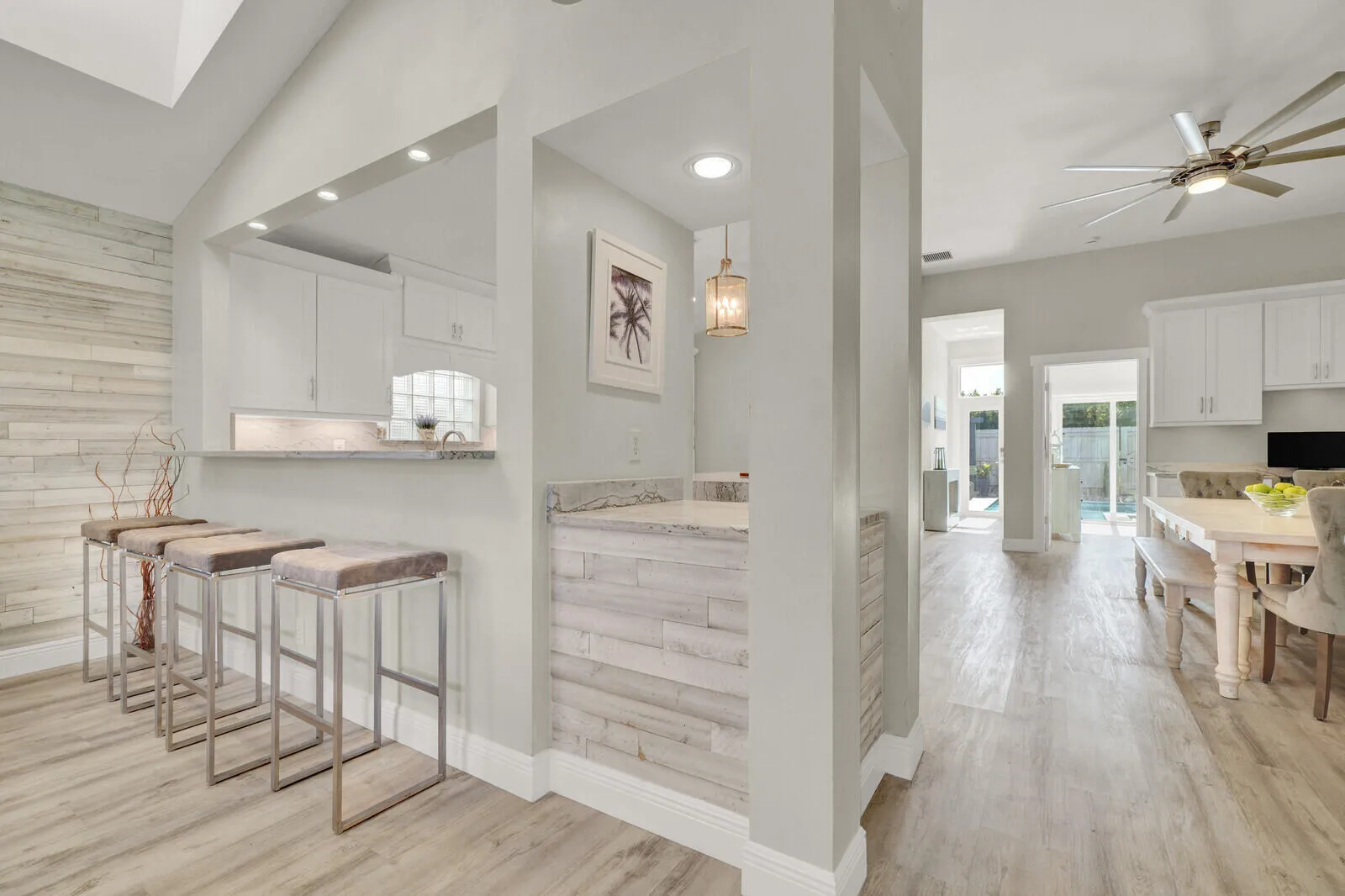 Kitchen Breakfast Bar