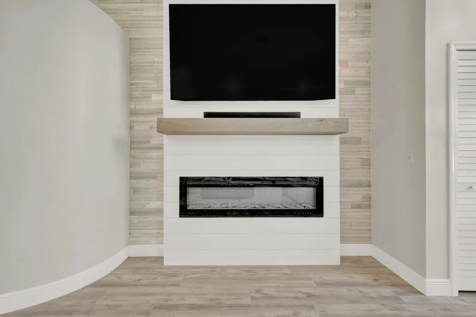 Living Room - Fireplace