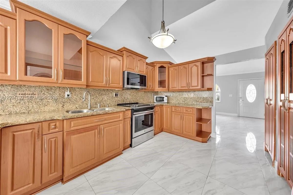 Property photo 33