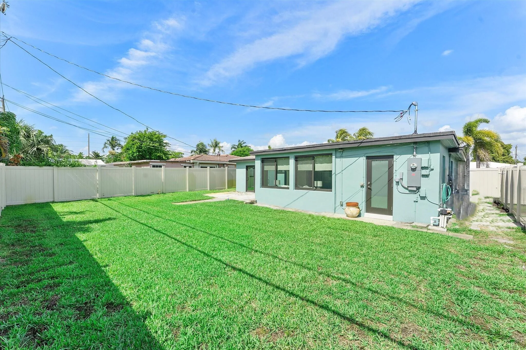 40-4550 NE 2nd Ave_040 v2