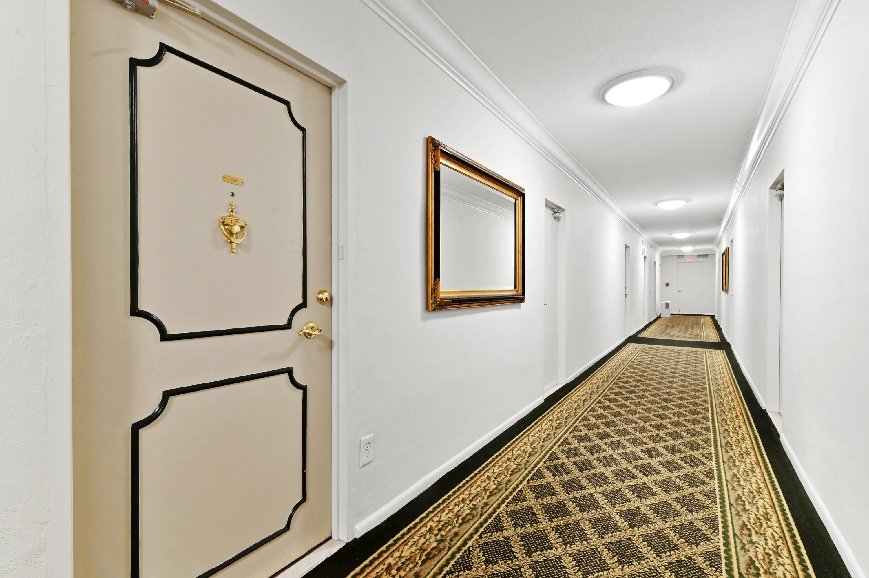 02 Hall 02