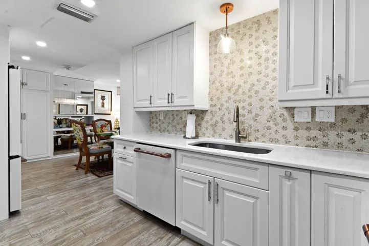 10 Kitchen 04