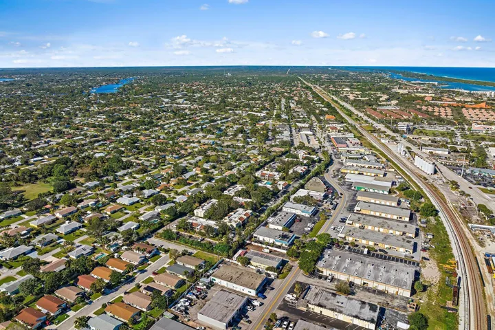 008-150PineviewRd-Tequesta-FL-SMALL