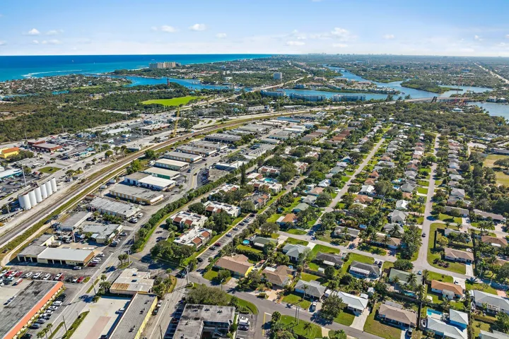 014-150PineviewRd-Tequesta-FL-SMALL