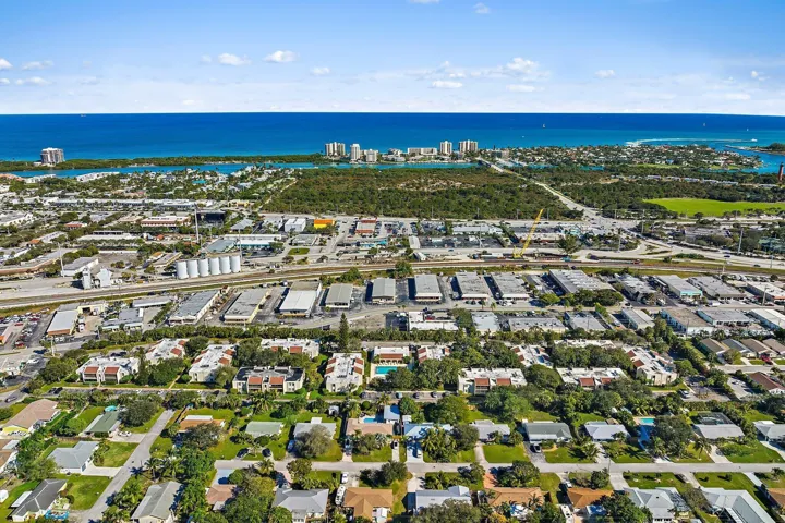 004-150PineviewRd-Tequesta-FL-SMALL