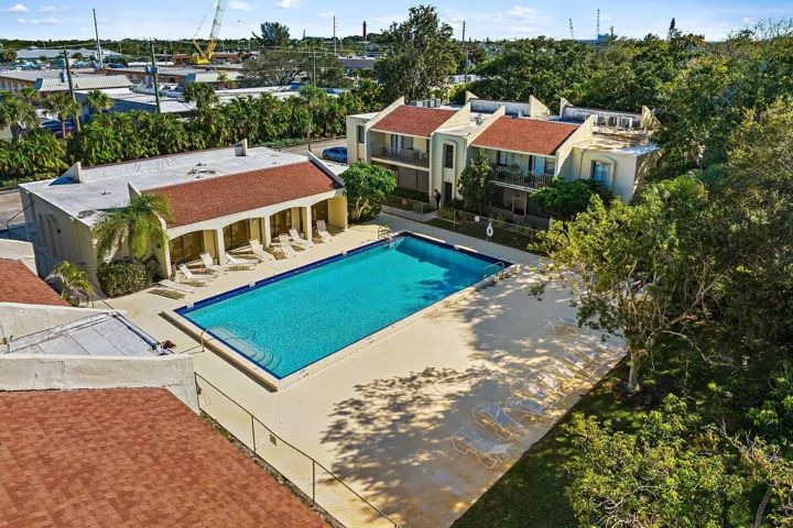 001-150PineviewRd-Tequesta-FL-SMALL