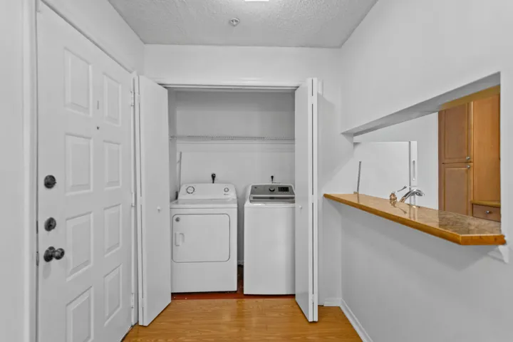 Washer/Dryer in Unit
