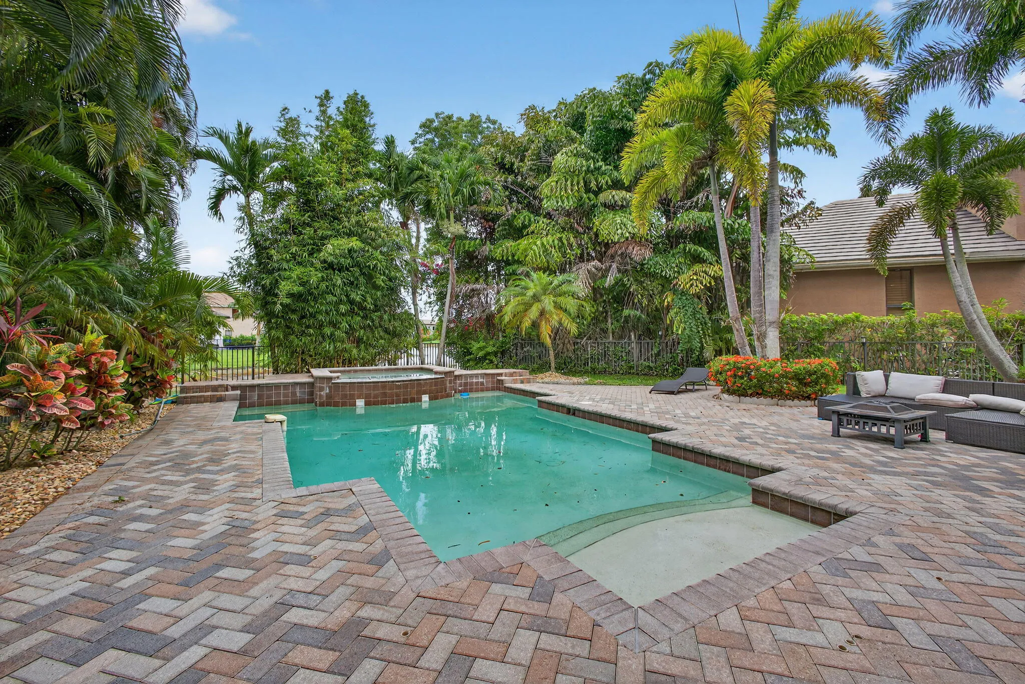 Wellington, FL House – Pool