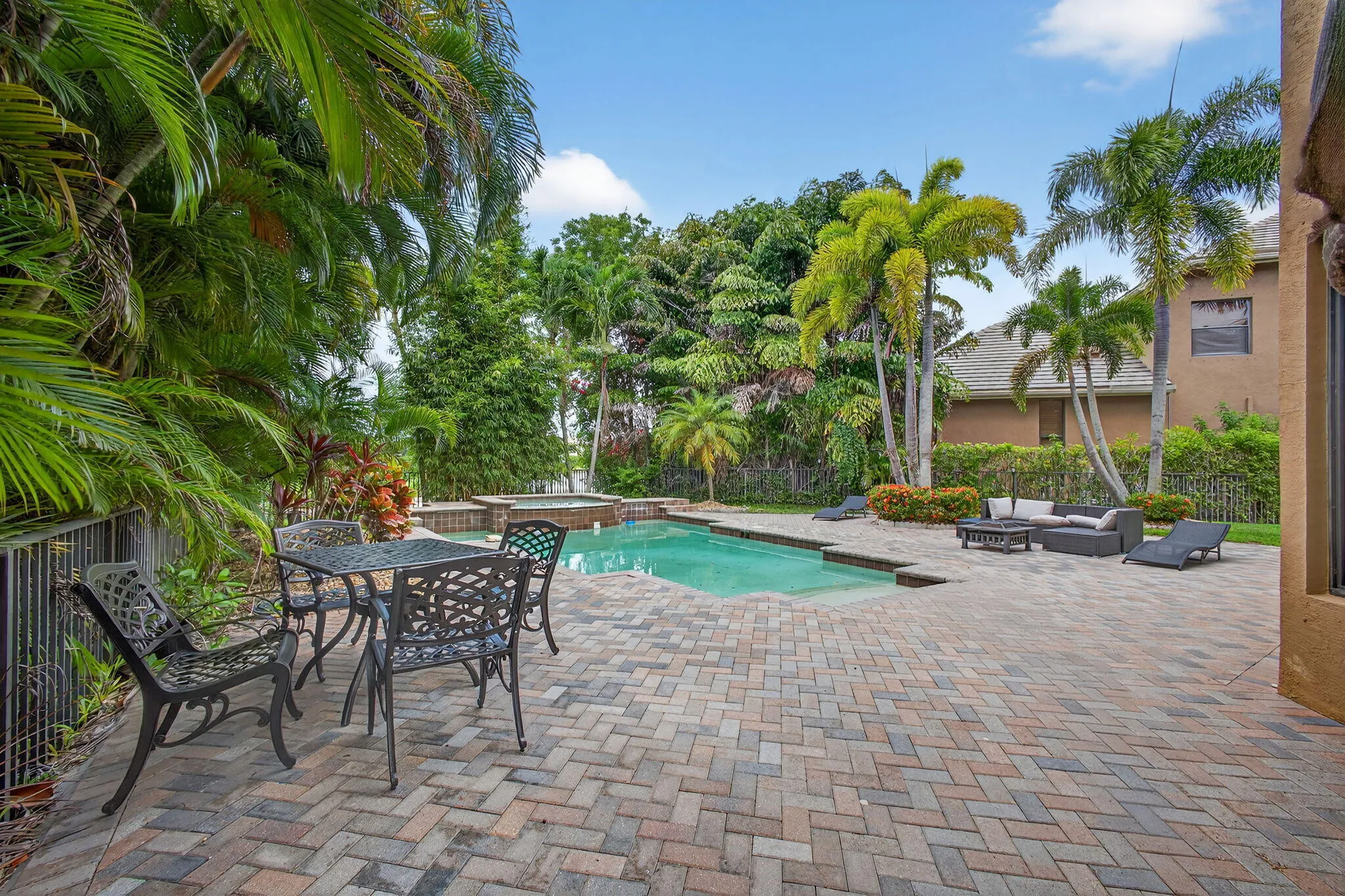 Wellington, FL House – Pool