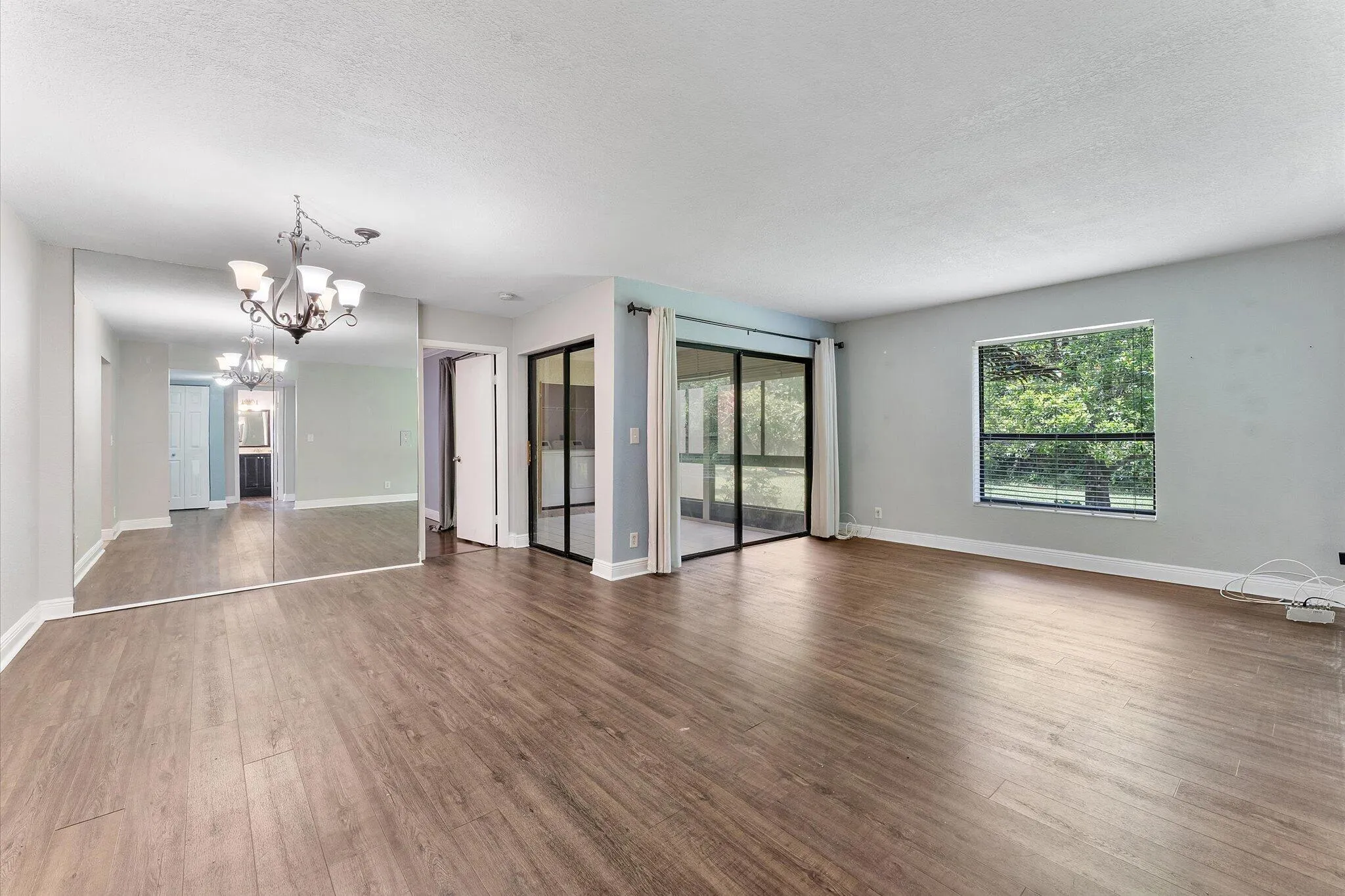 04-3873 NW 35th St #1505_004